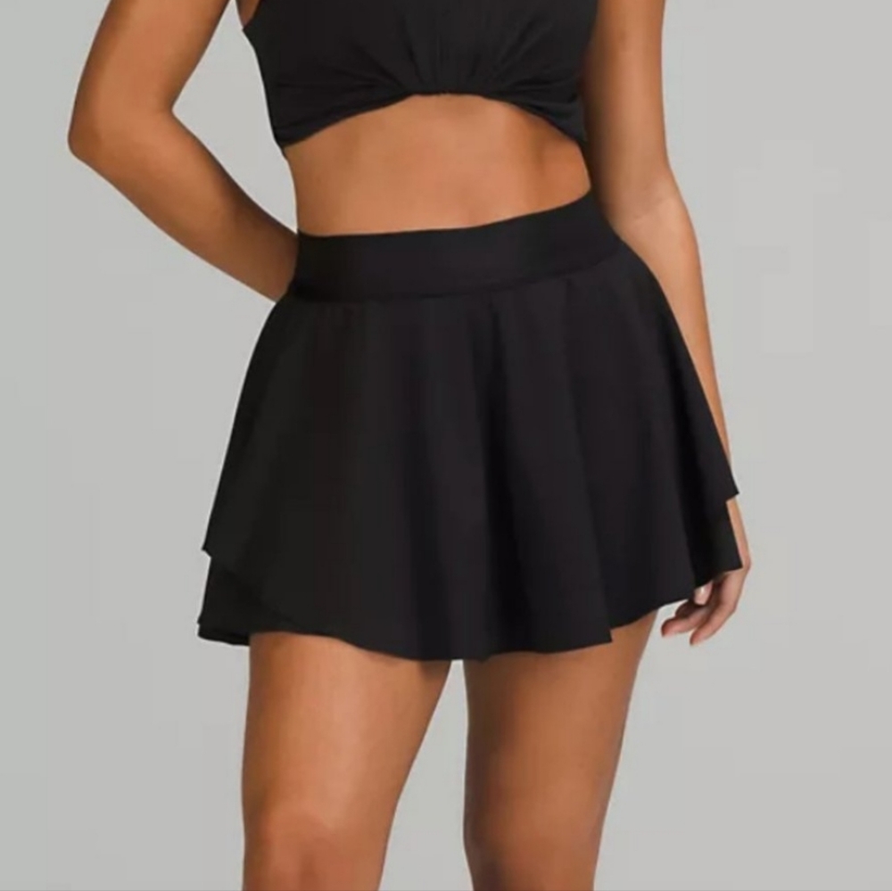 NWOT Lululemon Court Rival 8